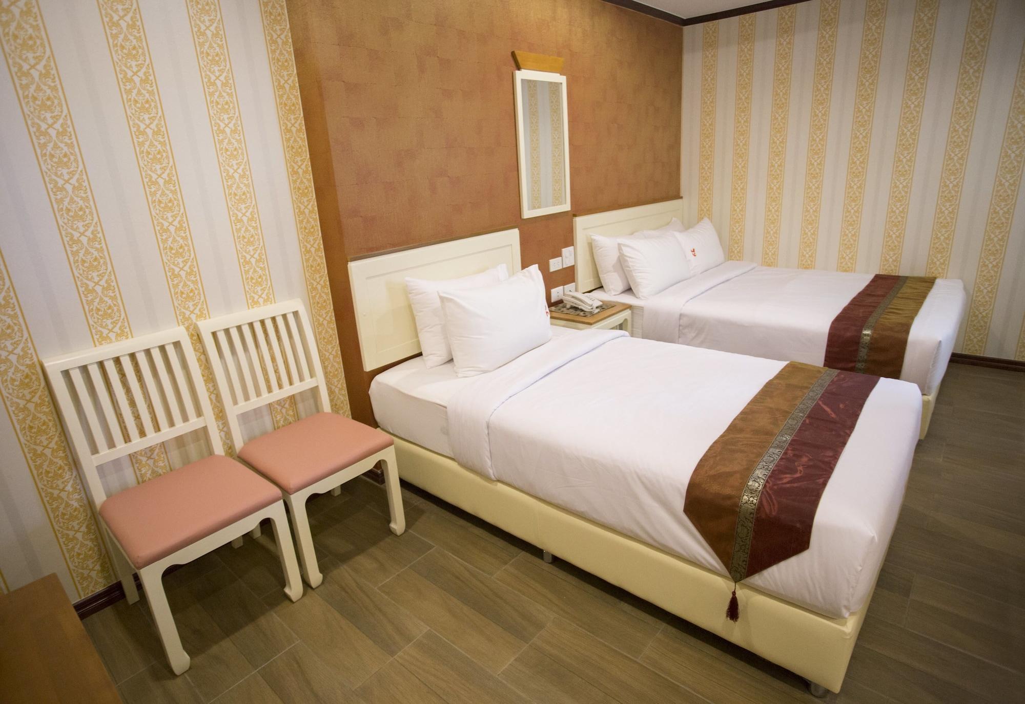J&Y Hotel Latphrao 35 Bangkok Exterior photo